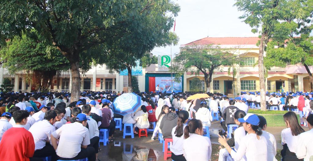 Nói chuyện chuyên đề “Phòng chống tác hại thuốc lá”  cho các em học sinh trường THPT Phú Riềng năm 2020