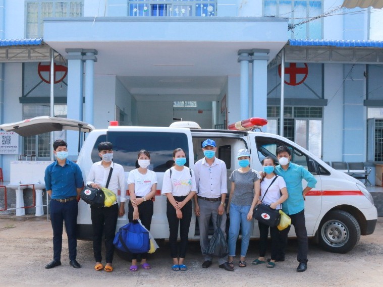 Phú Riềng hỗ trợ nhân lực cho Trung tâm Y tế huyện Chơn Thành  Phòng, chống dịch Covid-19